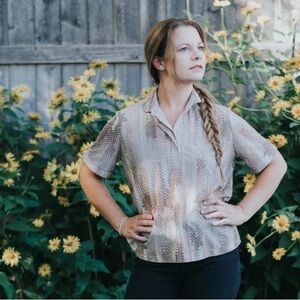 Vintage Allairds beige/brown collared shirt, size M/L